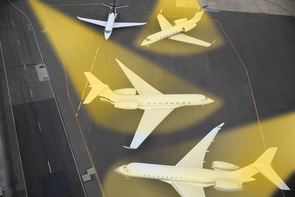 Geparkte Flugzeuge sichern mit LiDAR-Sensoren, die in der Infrastruktur angebracht sind