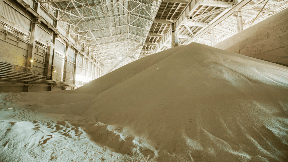 bulk material stockpile storage hall